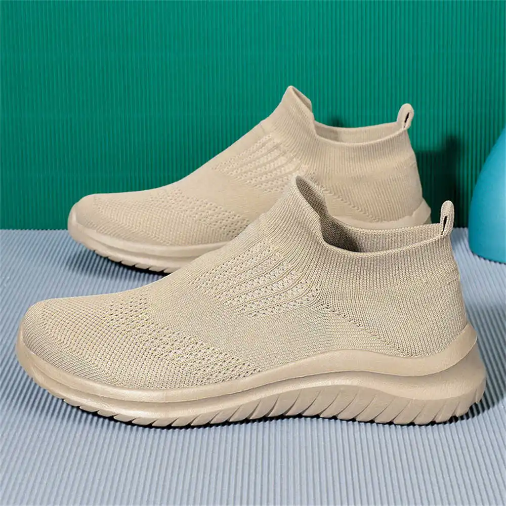 Beige Zachte Nieuwe Nieuwighei - Vintage Fashion Collecting And Wearing Designer Classics recensie en prijs