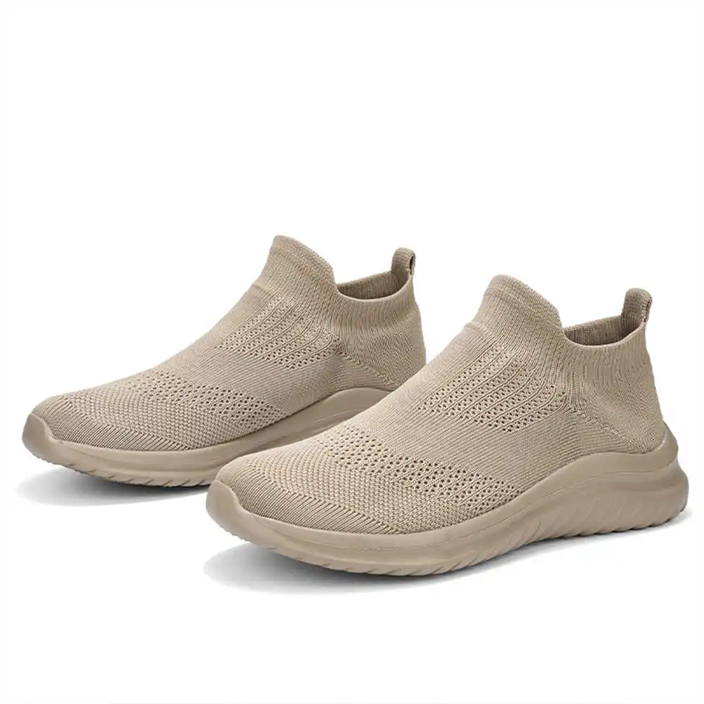 Beige Zachte Nieuwe Nieuwighei - Vintage Fashion Collecting And Wearing Designer Classics recensie en prijs